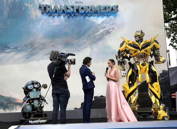 Transformers The Last Knight   Michael Bays Official Photos From Global Premiere In London  (13 of 136)